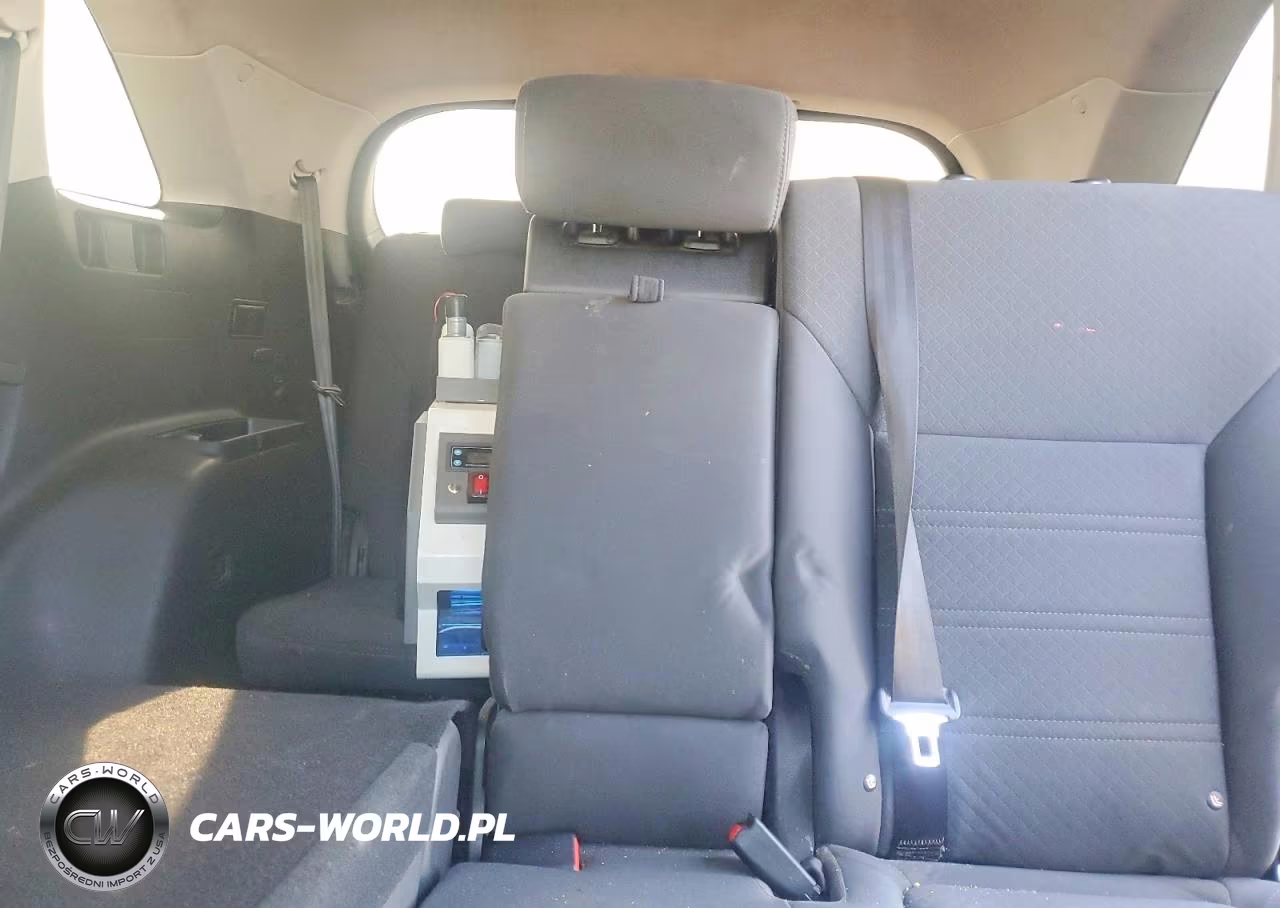 2019 Kia Sorento Lx VIN:5XYPG4A33KG520765 - 10