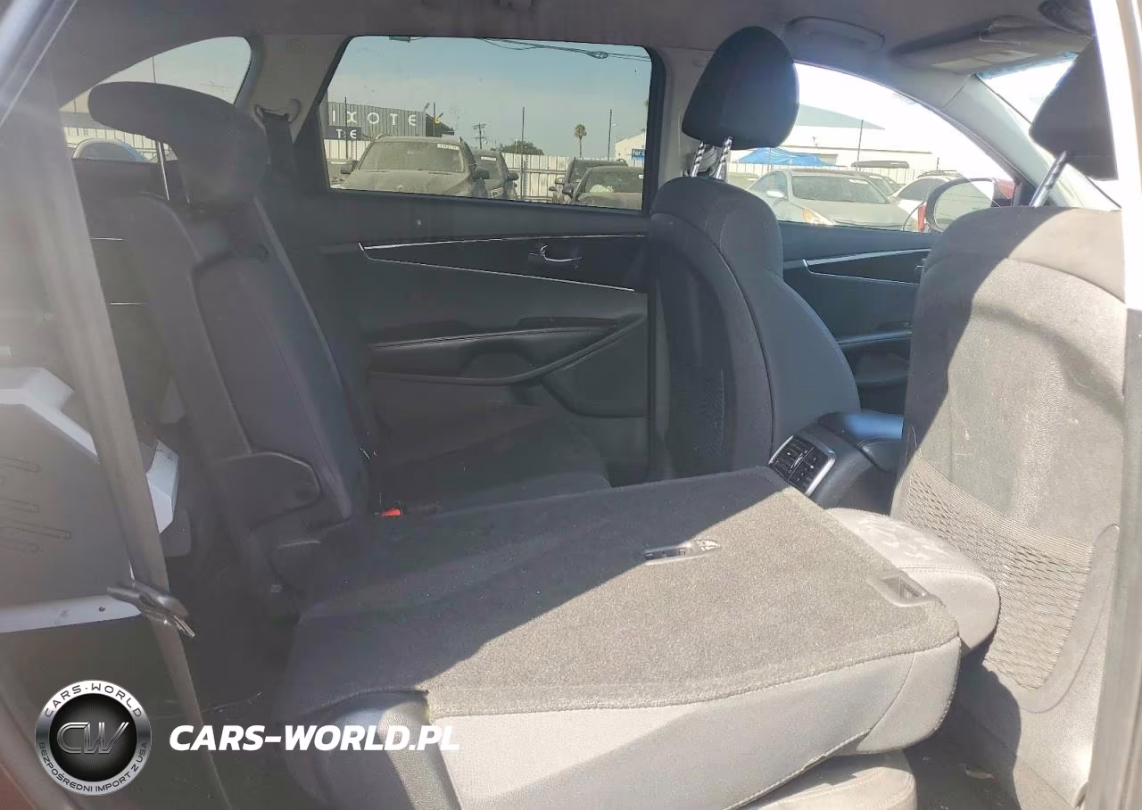 2019 Kia Sorento Lx VIN:5XYPG4A33KG520765 - 11