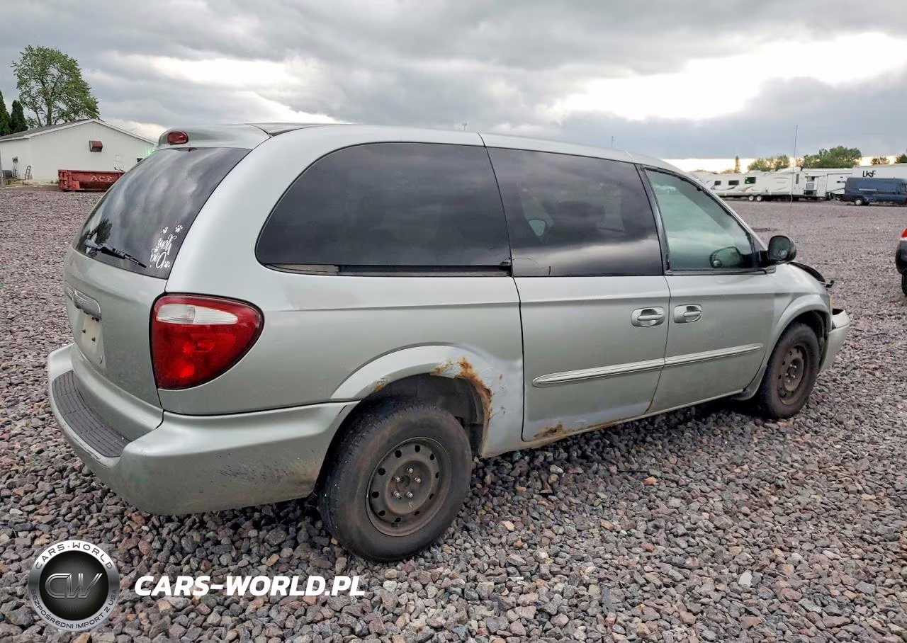 2003 Chrysler Town & Country VIN:2C4GP24R13R295358 - 3