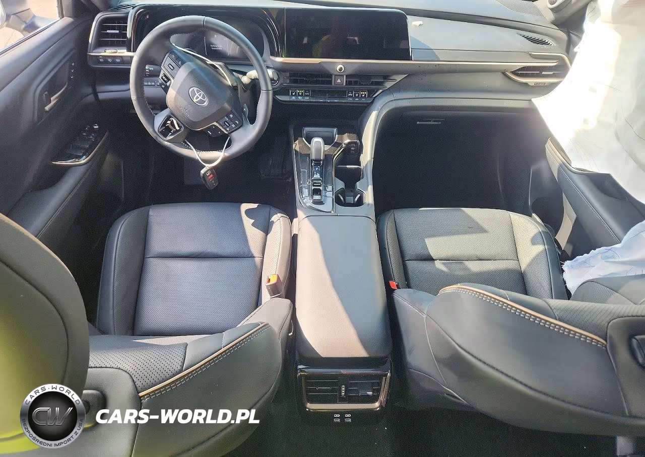 2025 Toyota Crown Signia Limited VIN:JTDACAAJ6S3032199 - 8