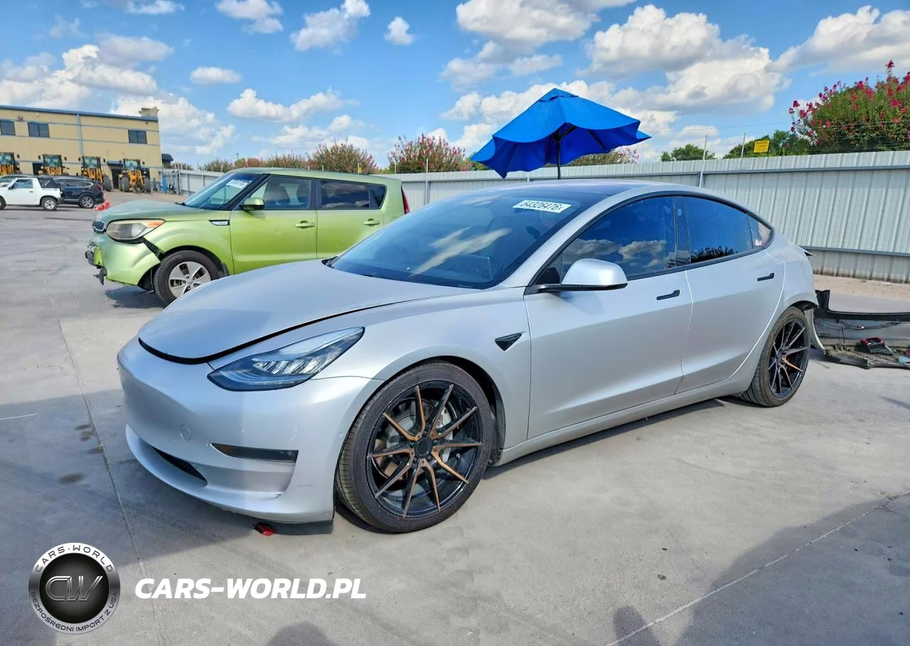 2018 Tesla Model 3 – zdjęcie 1 z 13