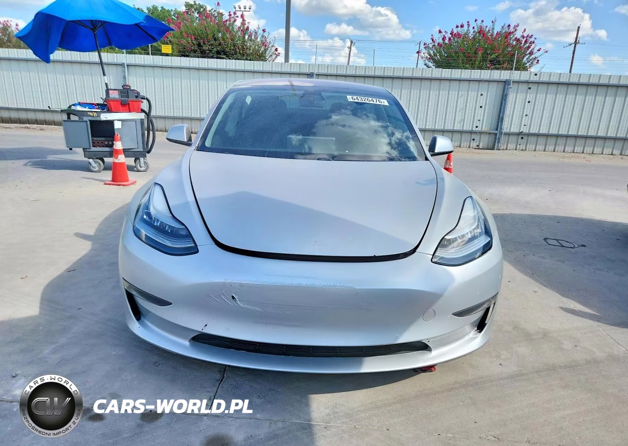 2018 Tesla Model 3 VIN:5YJ3E1EB1JF084735 - 5