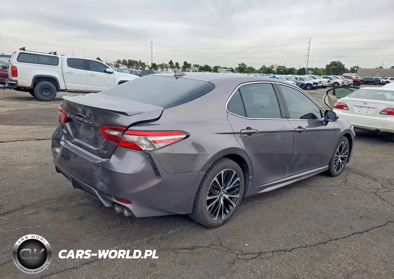 2018 Toyota Camry Se VIN:4T1B11HK7JU146032 - 3