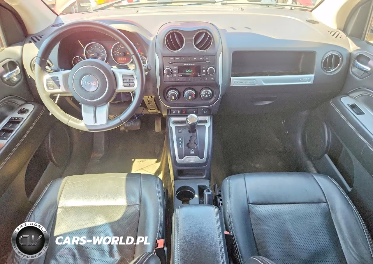 2016 Jeep Compass Latitude VIN:1C4NJDEB1GD598932 - 8