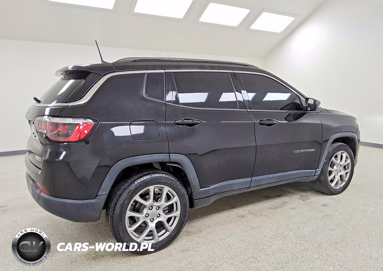 2022 Jeep Compass Latitude Lux VIN:3C4NJDFB7NT195205 - 3