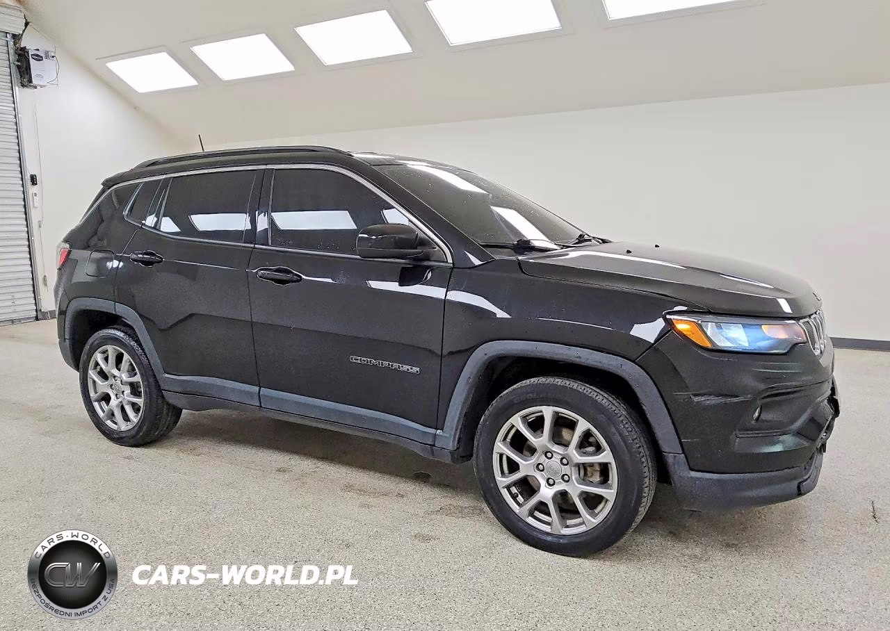 2022 Jeep Compass Latitude Lux VIN:3C4NJDFB7NT195205 - 4