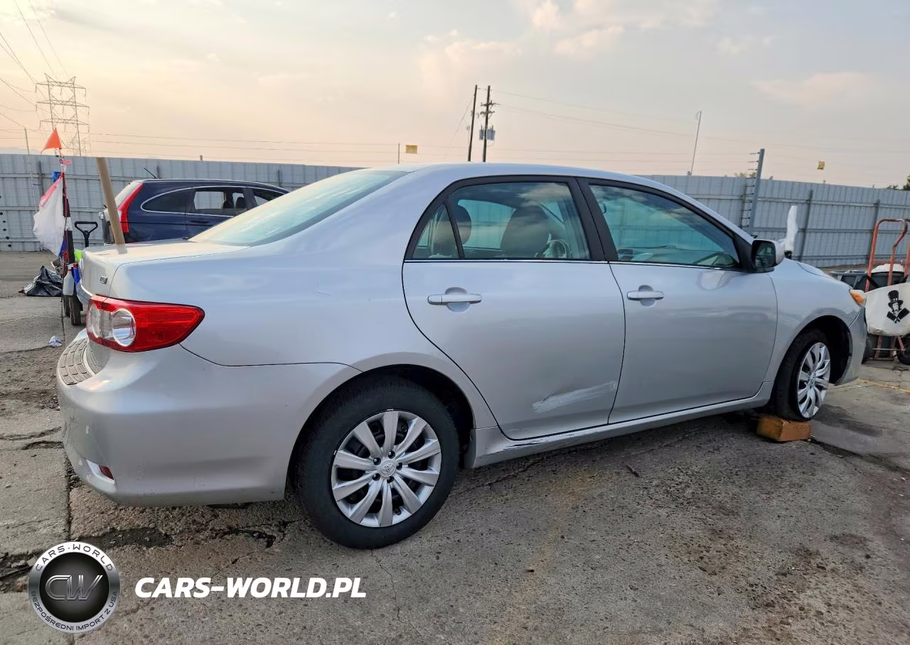2013 Toyota Corolla Le VIN:5YFBU4EE1DP194123 - 3