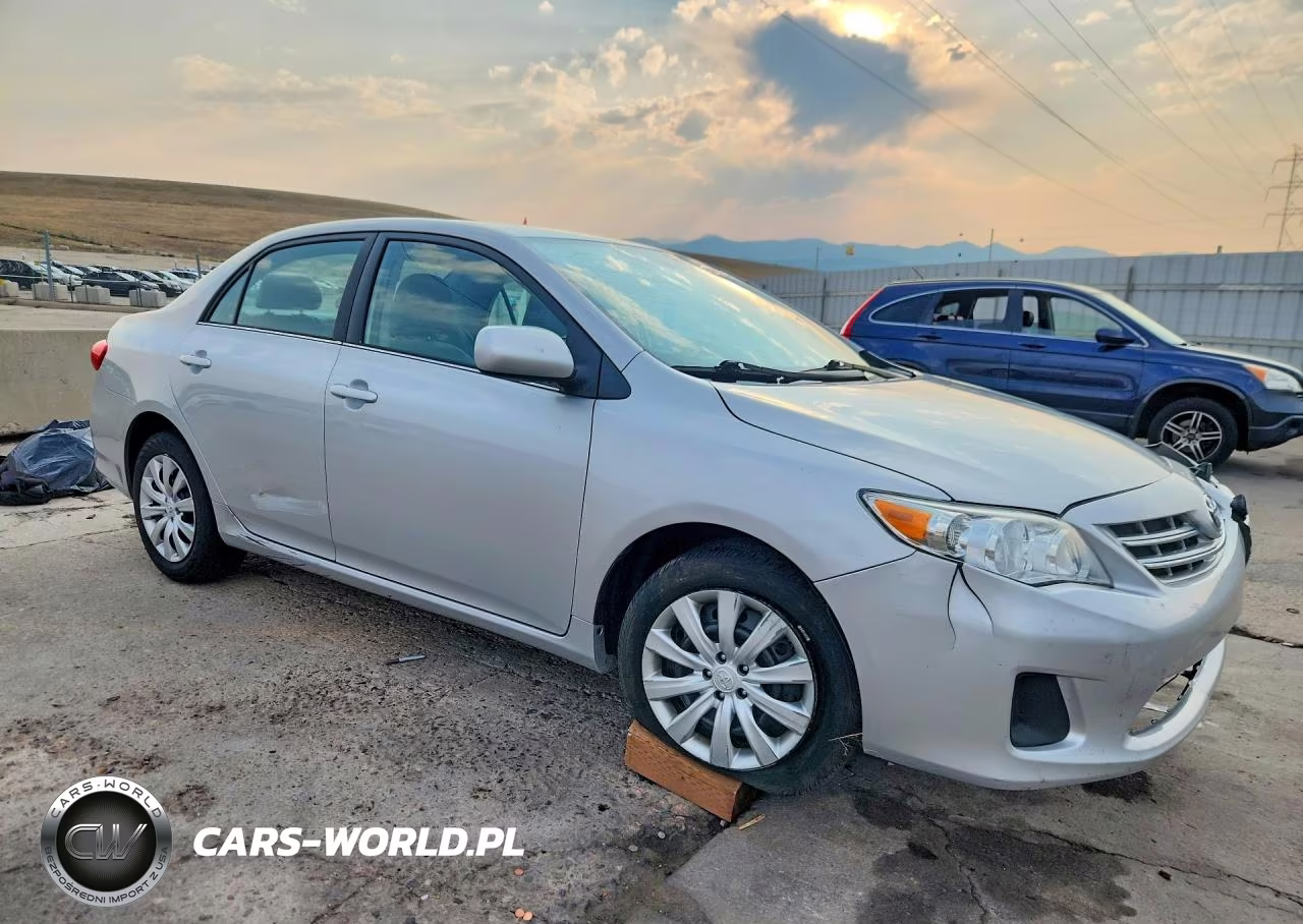 2013 Toyota Corolla Le VIN:5YFBU4EE1DP194123 - 4