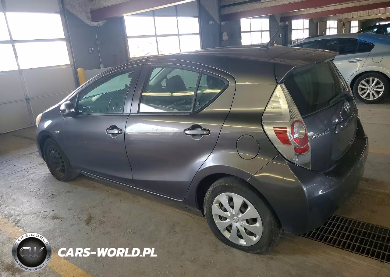 2014 Toyota Prius C Two VIN:JTDKDTB33E1573093 - 2