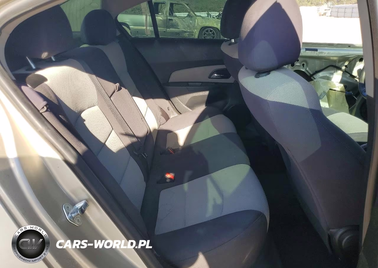 2014 Chevrolet Cruze Ls VIN:1G1PA5SG8E7235238 - 10