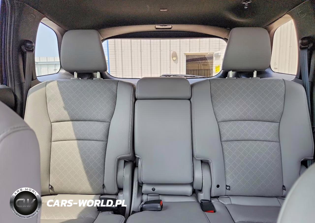 2021 Honda Passport Touring VIN:5FNYF8H93MB015165 - 10