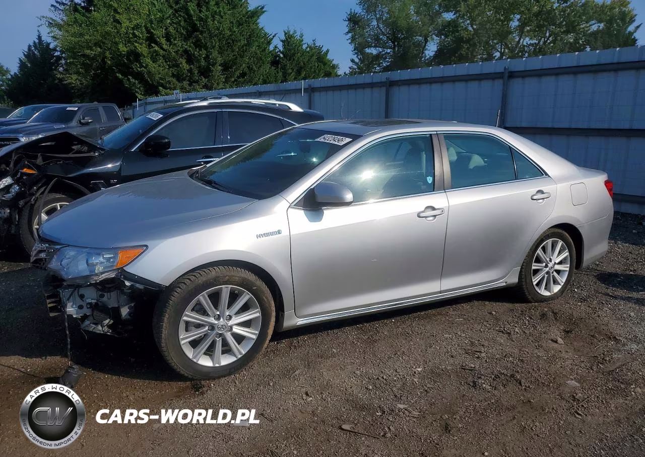 2013 Toyota Camry Hybrid Xle – zdjęcie 1 z 12