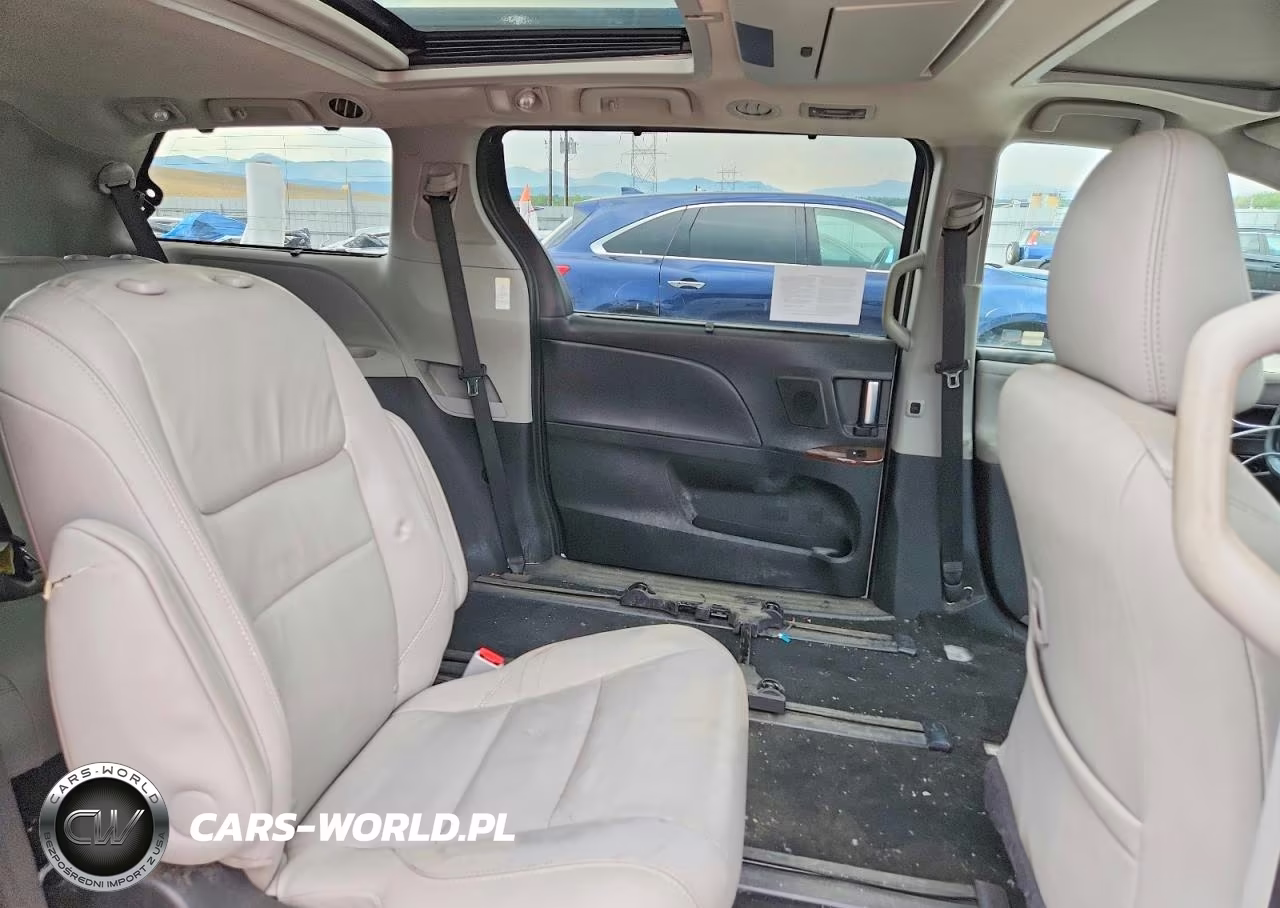 2016 Toyota Sienna Limited Premium 7-Passenger VIN:5TDDK3DC7GS136747 - 11