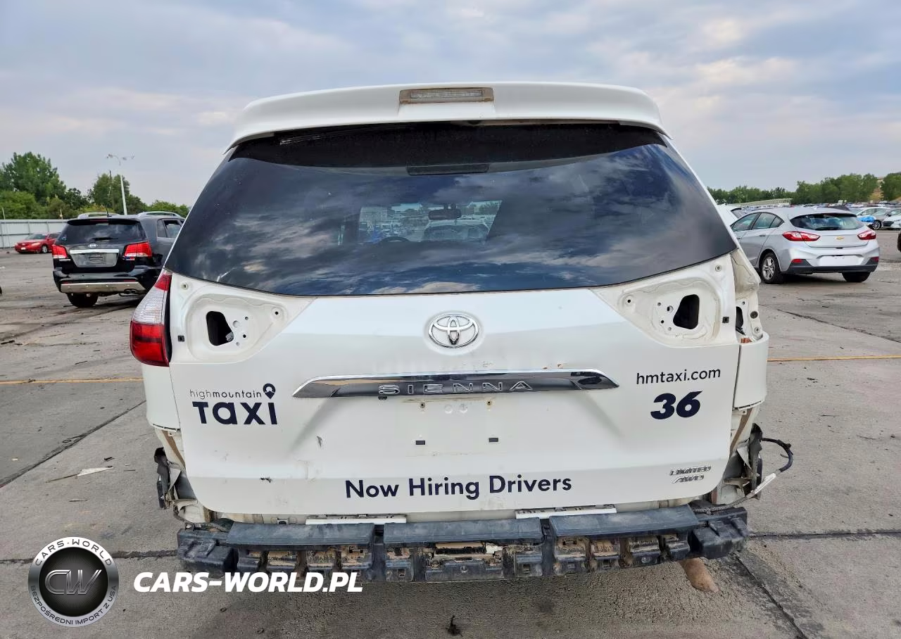 2016 Toyota Sienna Limited Premium 7-Passenger VIN:5TDDK3DC7GS136747 - 6