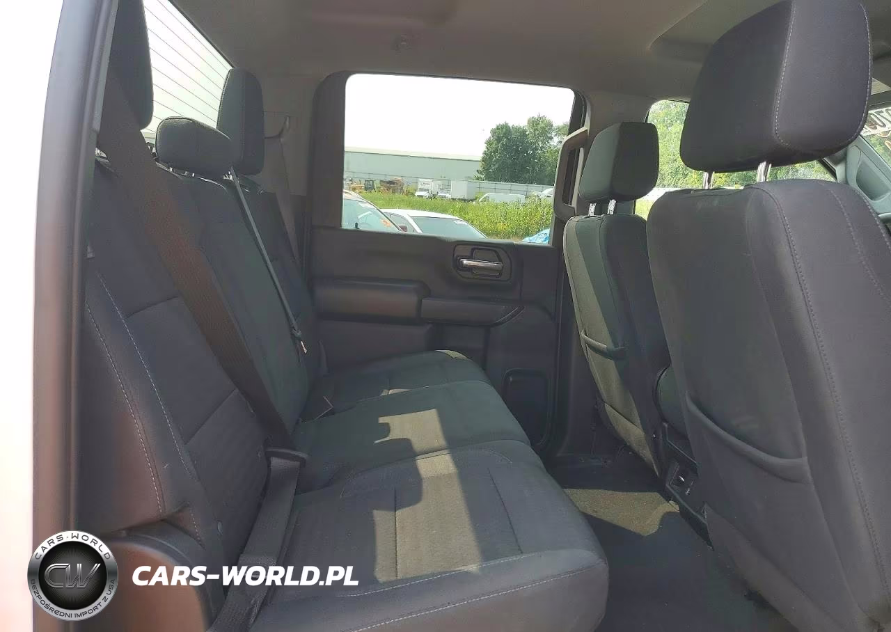 2024 Chevrolet Silverado K2500 Custom VIN:2GC4YME72R1136008 - 10