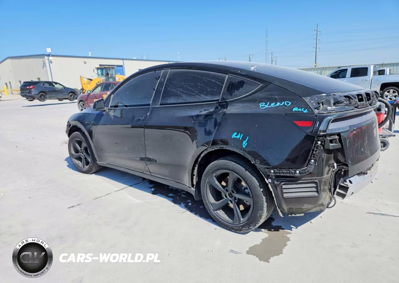 2026 Tesla Model Y VIN:7SAYGDED3TA446036 - 2