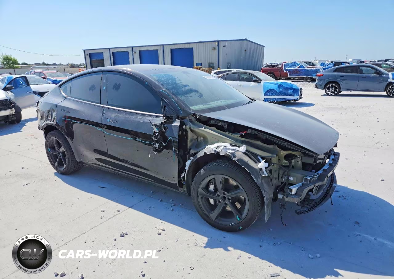 2026 Tesla Model Y VIN:7SAYGDED3TA446036 - 4