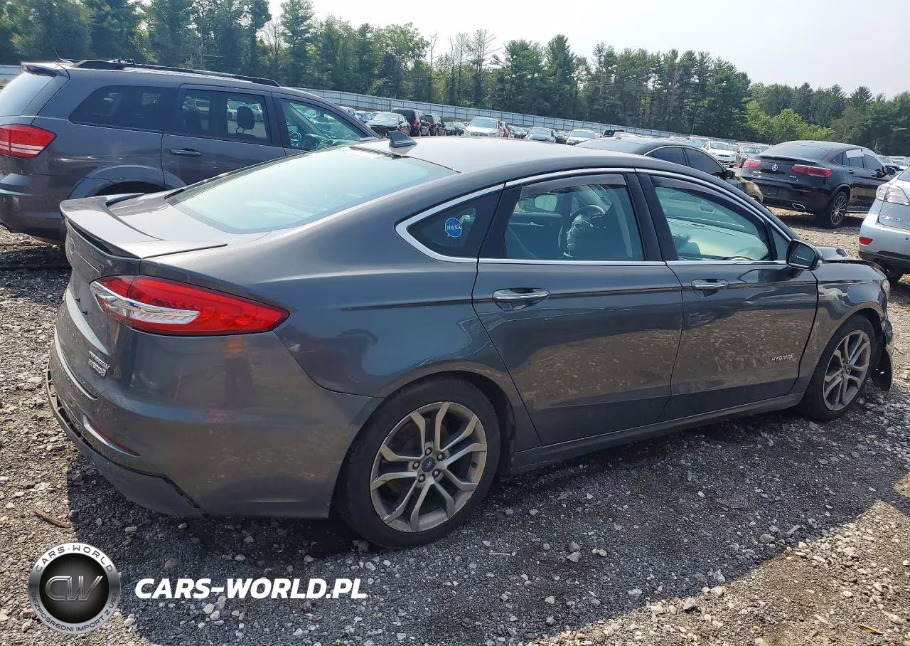 2019 Ford Fusion Titanium VIN:3FA6P0RU2KR162894 - 3