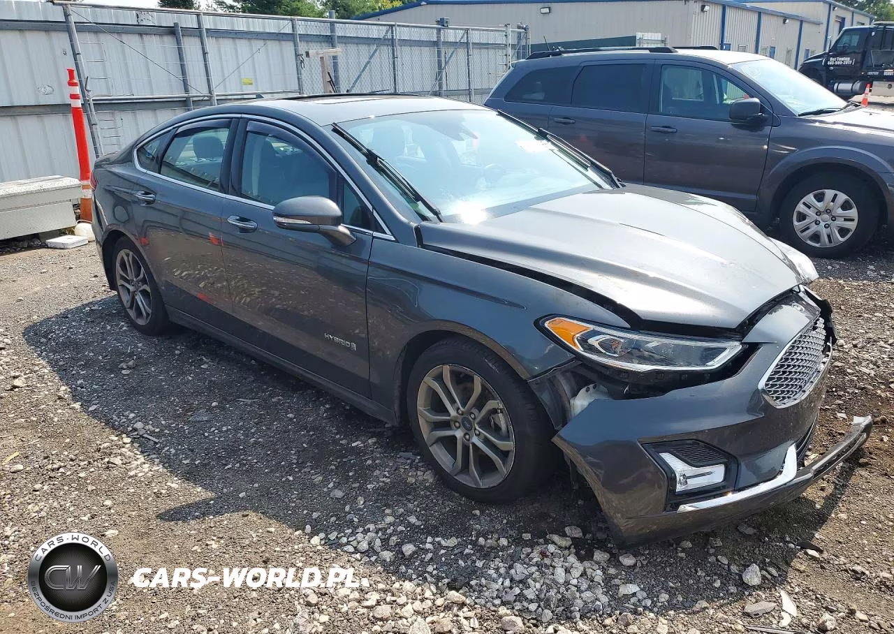 2019 Ford Fusion Titanium VIN:3FA6P0RU2KR162894 - 4