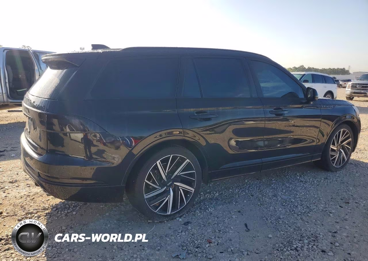 2025 Lincoln Aviator Black Label VIN:5LM5J9XC4SGL02773 - 3
