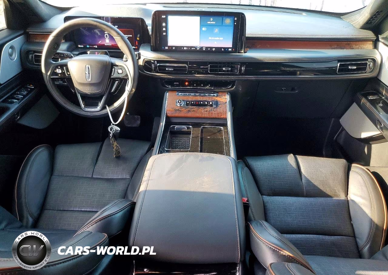 2025 Lincoln Aviator Black Label VIN:5LM5J9XC4SGL02773 - 8