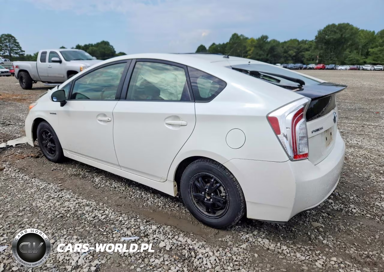2015 Toyota Prius Two VIN:JTDKN3DU7F0479843 - 2