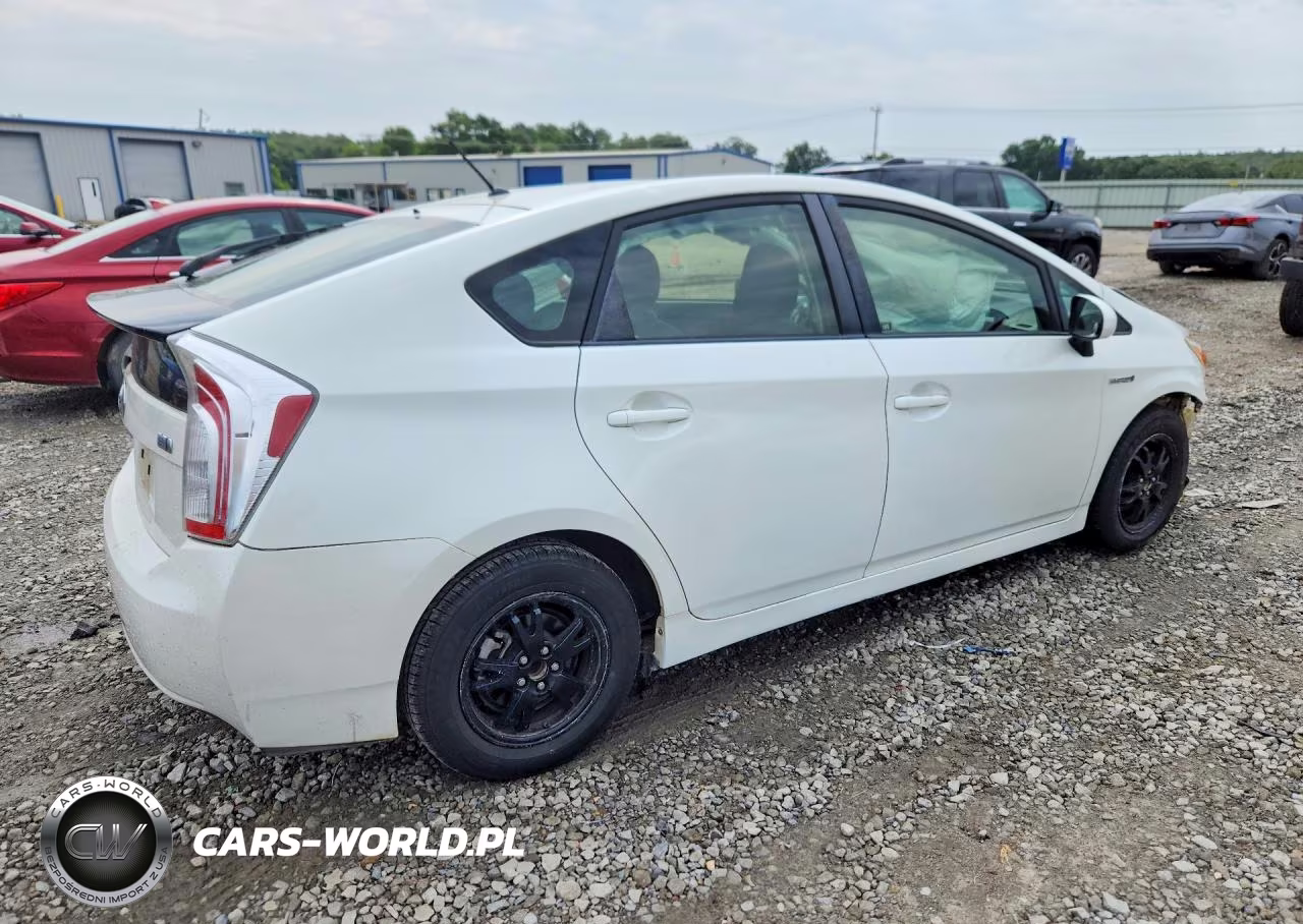 2015 Toyota Prius Two VIN:JTDKN3DU7F0479843 - 3