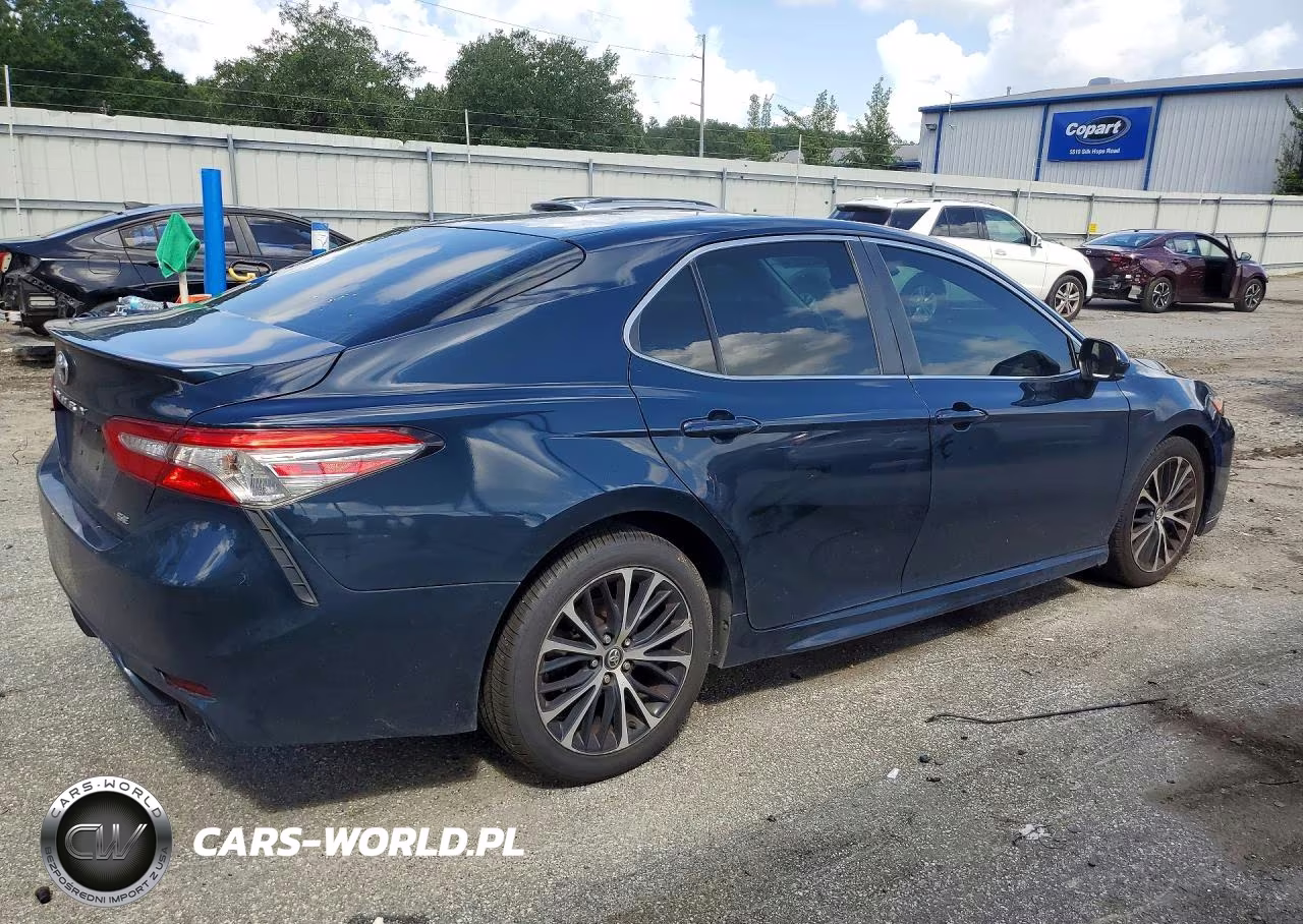 2018 Toyota Camry Se VIN:4T1B11HKXJU599738 - 3