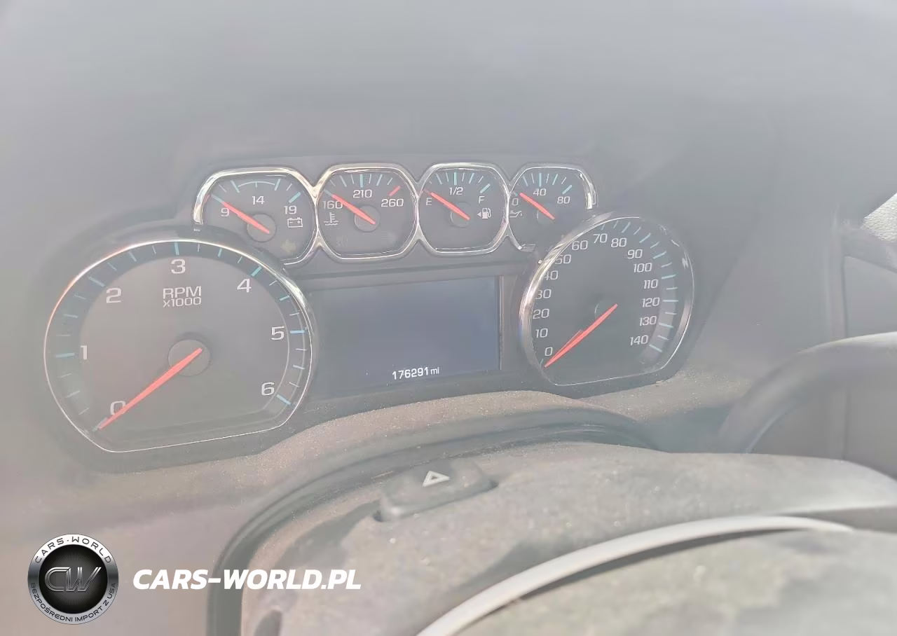2018 Chevrolet Tahoe K1500 Ls VIN:1GNSKAKC3JR104504 - 9