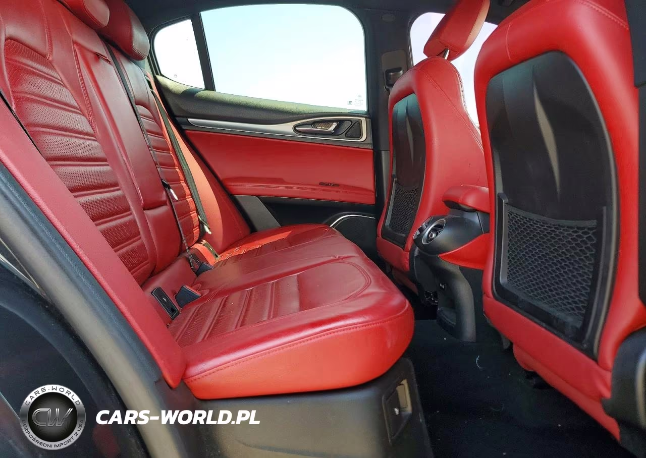 2018 Alfa Romeo Stelvio Ti Sport VIN:ZASFAKNN5J7B73309 - 11