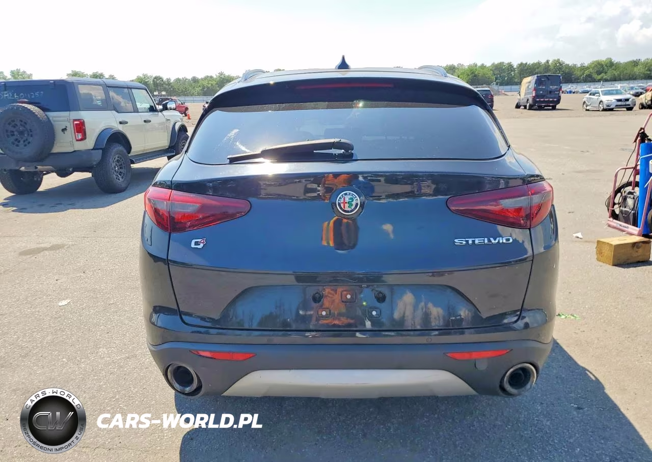 2018 Alfa Romeo Stelvio Ti Sport VIN:ZASFAKNN5J7B73309 - 6