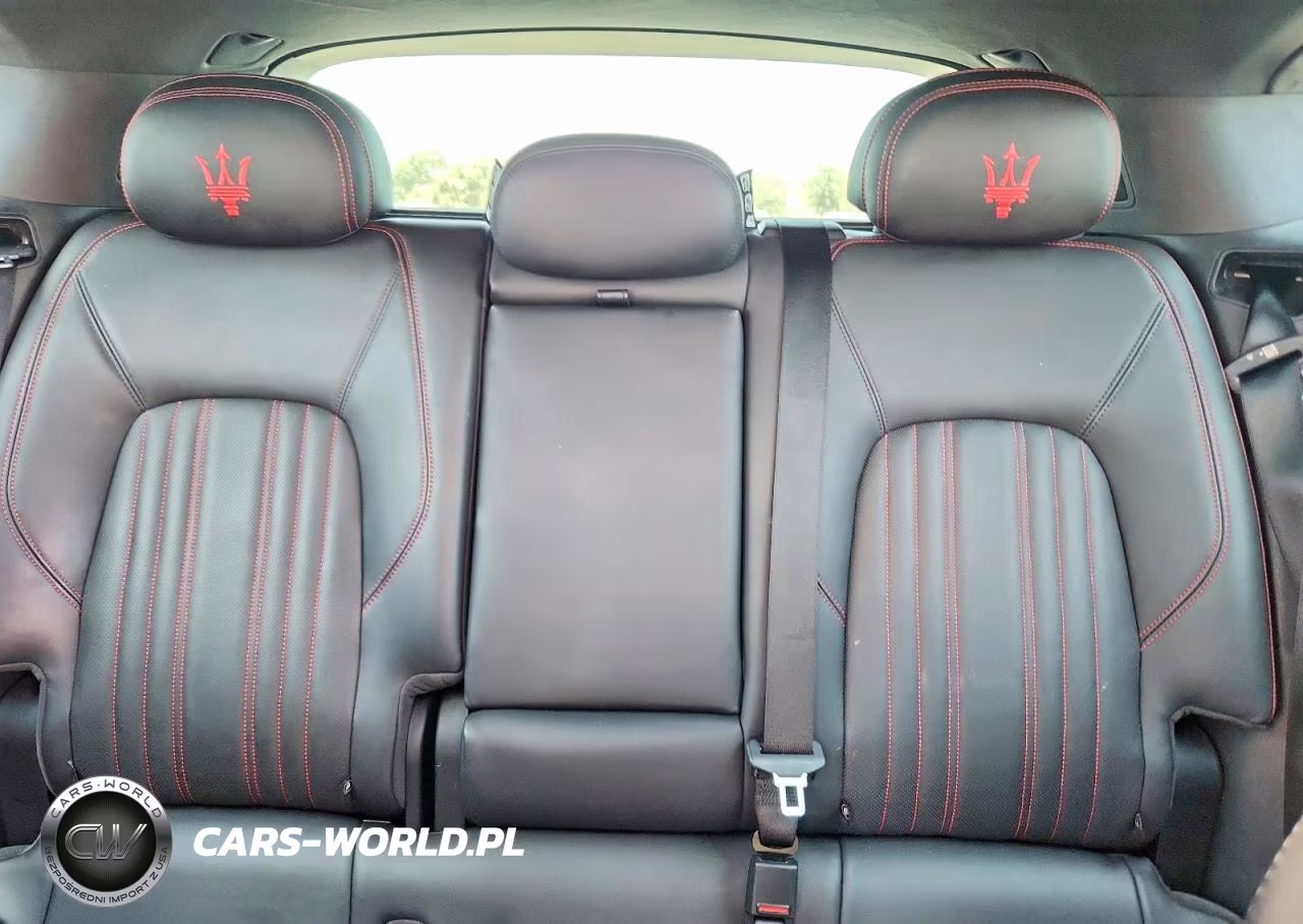 2017 Maserati Levante Luxury VIN:ZN661XUL3HX210825 - 10