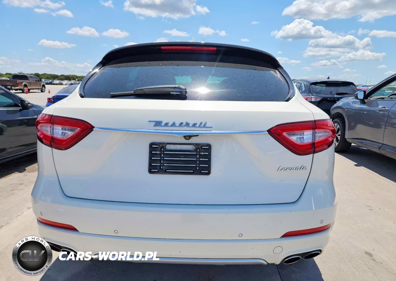 2017 Maserati Levante Luxury VIN:ZN661XUL3HX210825 - 6