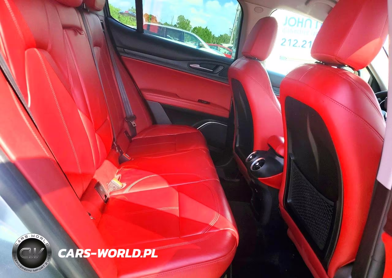 2018 Alfa Romeo Stelvio VIN:ZASFAKAN1J7B83521 - 11