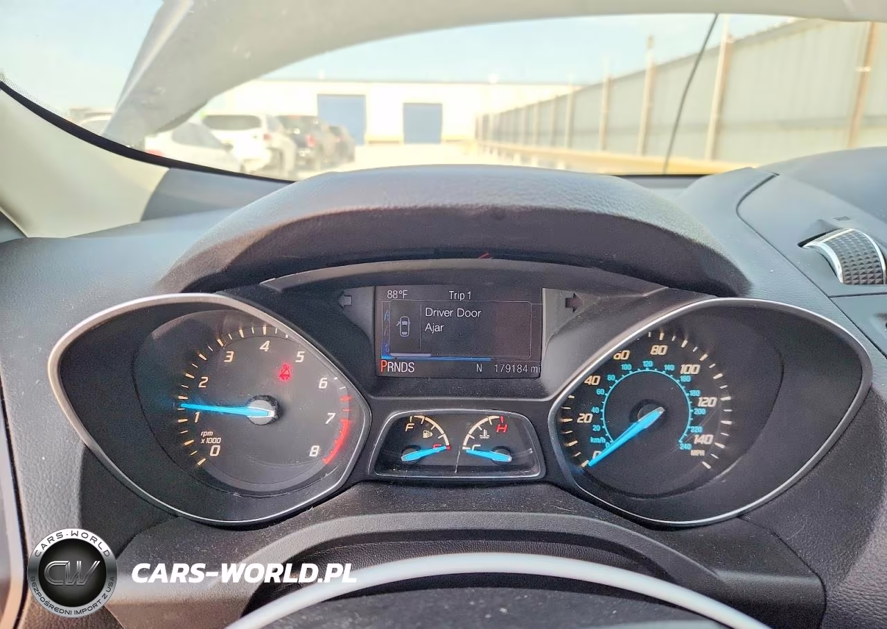 2016 Ford Escape Se VIN:1FMCU0G9XGUA00107 - 9