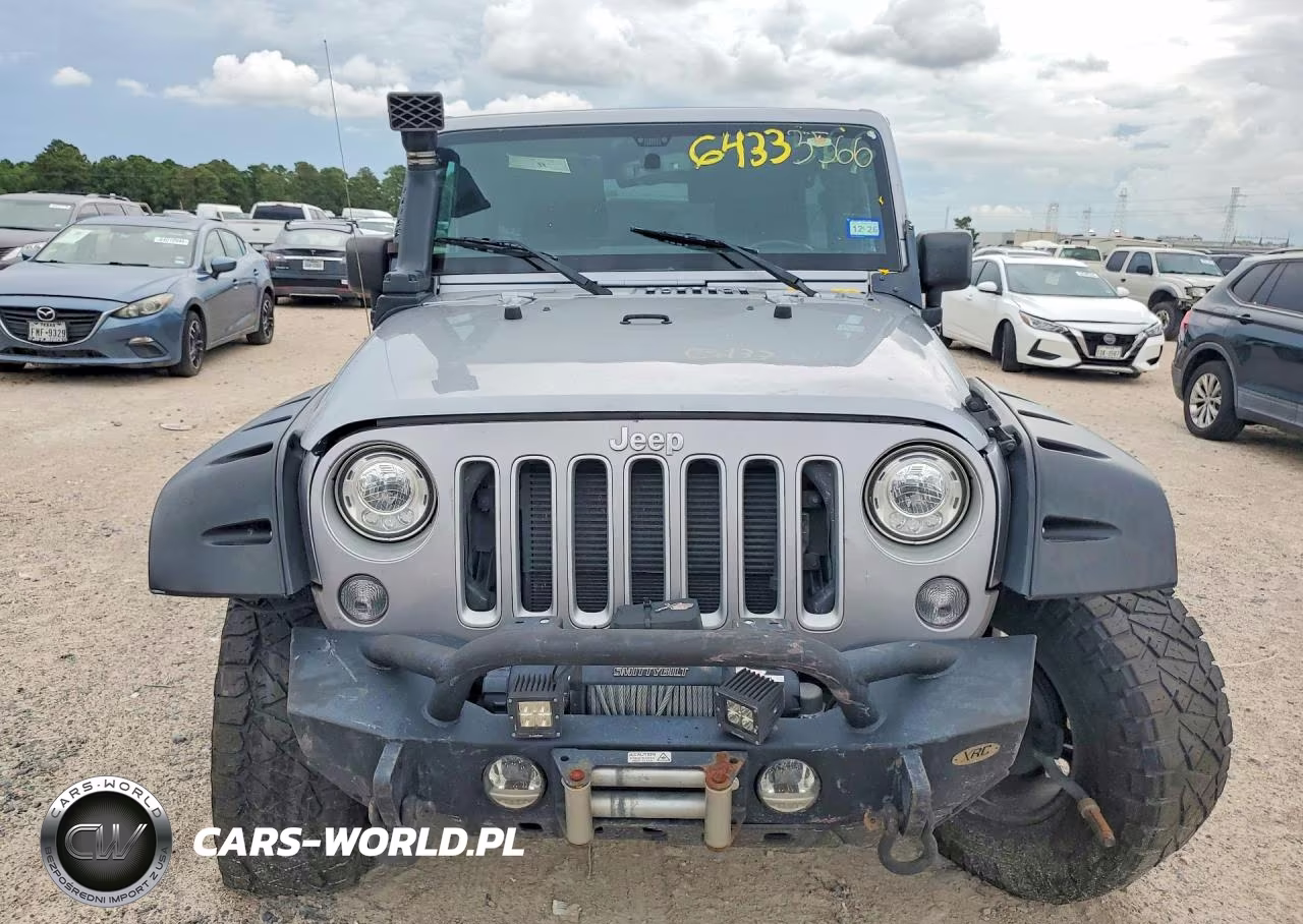 2018 Jeep Wrangler Unlimited Sahara VIN:1C4BJWEG7JL845605 - 5