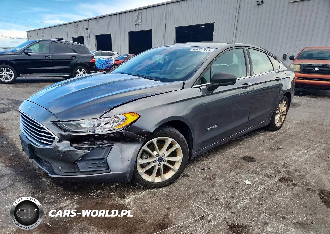 2019 Ford Fusion Se VIN:3FA6P0LU3KR225493 - 1