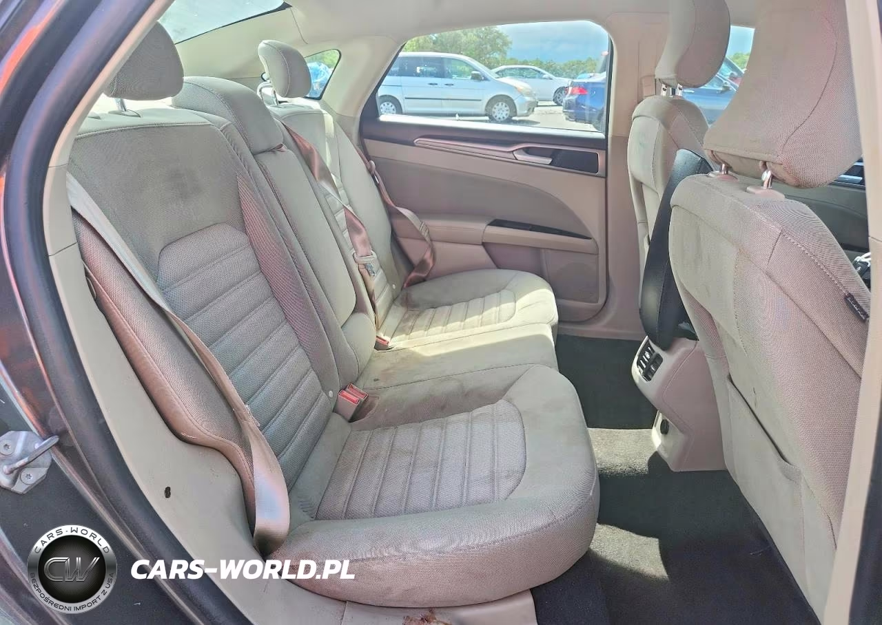 2019 Ford Fusion Se VIN:3FA6P0LU3KR225493 - 10