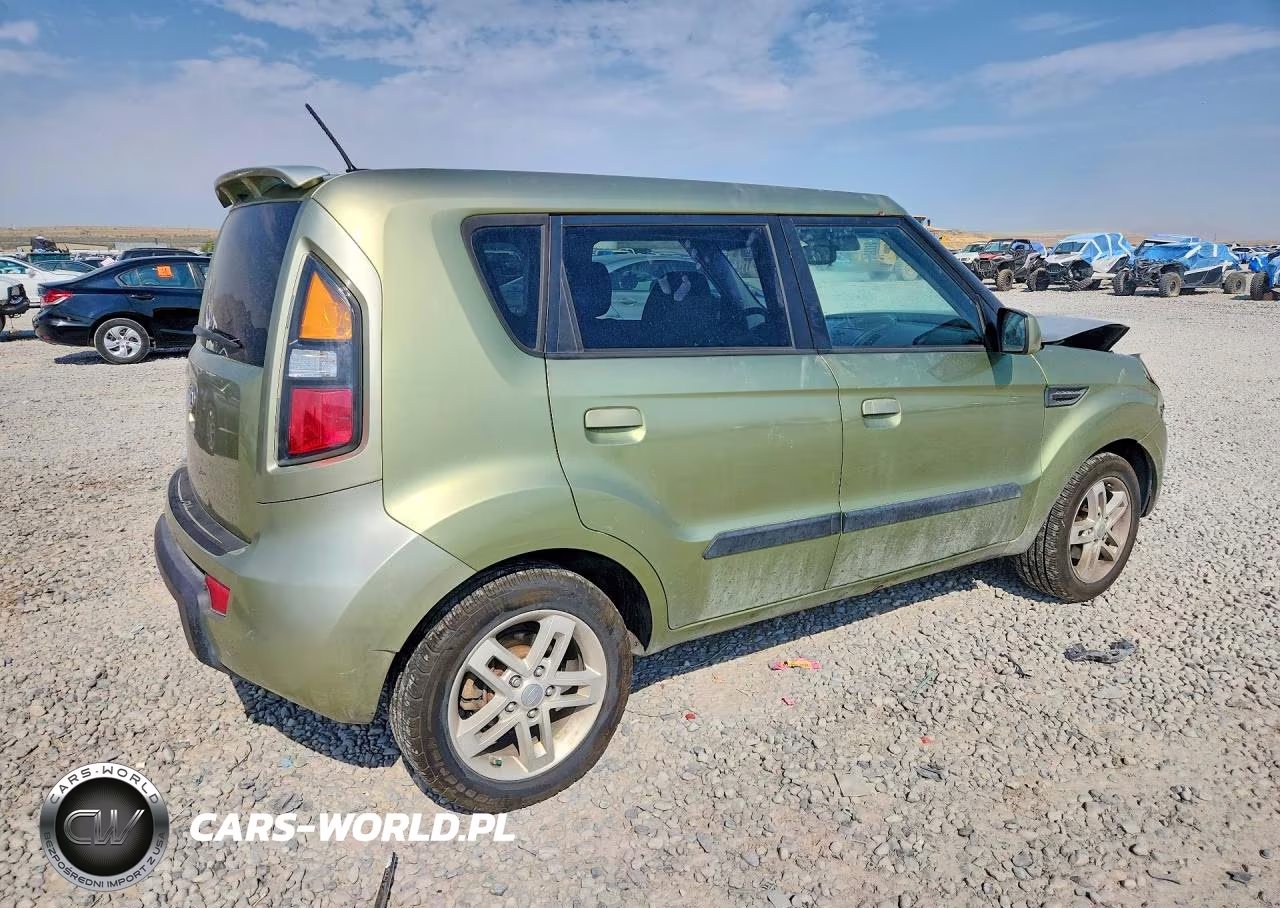 2010 Kia Soul + VIN:KNDJT2A26A7164885 - 3