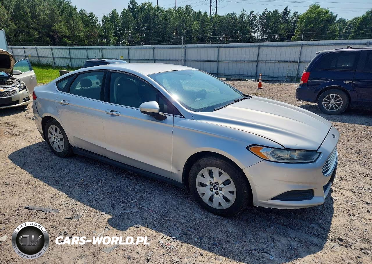 2013 Ford Fusion S VIN:3FA6P0G73DR138572 - 4