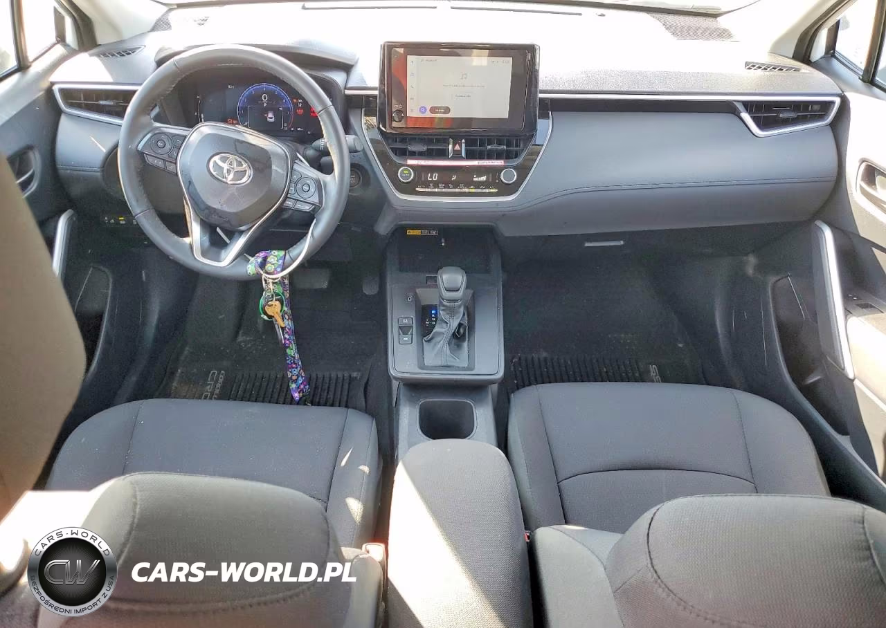 2026 Toyota Corolla Cross Le VIN:7MUCAAAG9TV198001 - 8