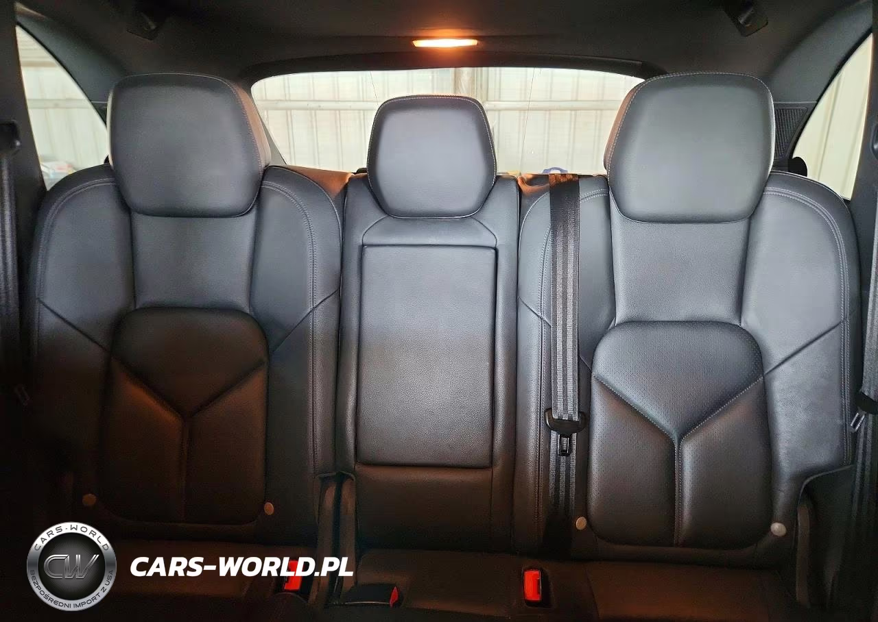 2011 Porsche Cayenne S VIN:WP1AB2A27BLA42109 - 10
