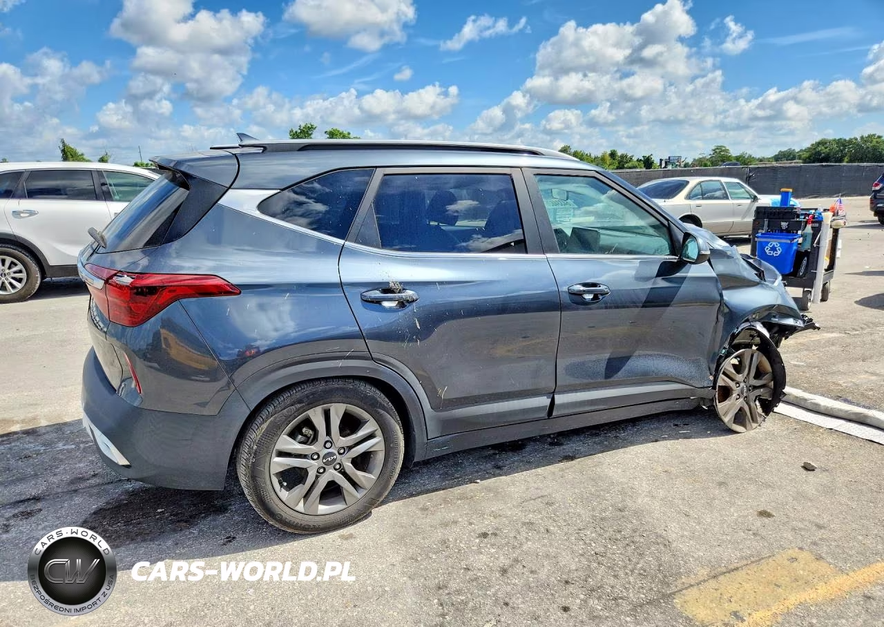2023 Kia Seltos S VIN:KNDEU2AA3P7398609 - 3