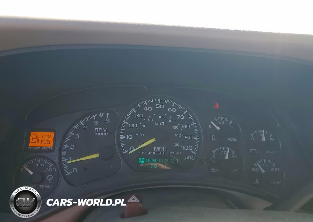 2000 Chevrolet Suburban K2500 VIN:3GNGK26U4YG224062 - 9