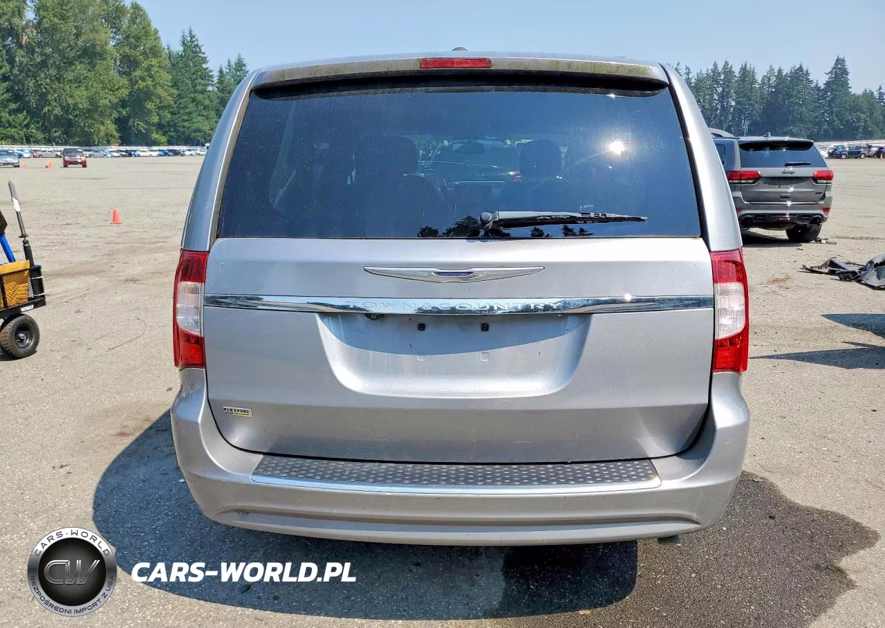 2016 Chrysler Town & Country Touring VIN:2C4RC1BG2GR298100 - 6