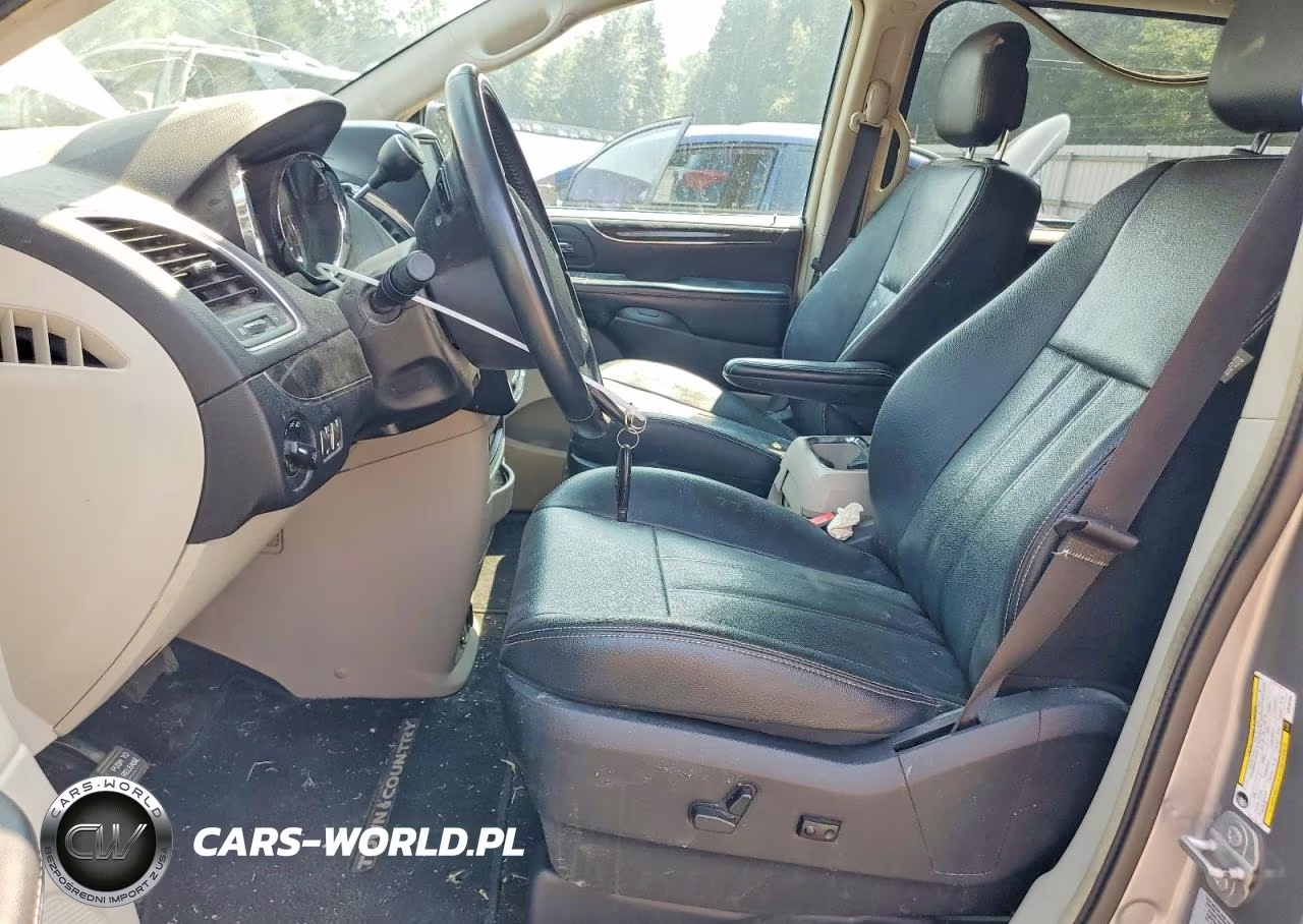 2016 Chrysler Town & Country Touring VIN:2C4RC1BG2GR298100 - 7
