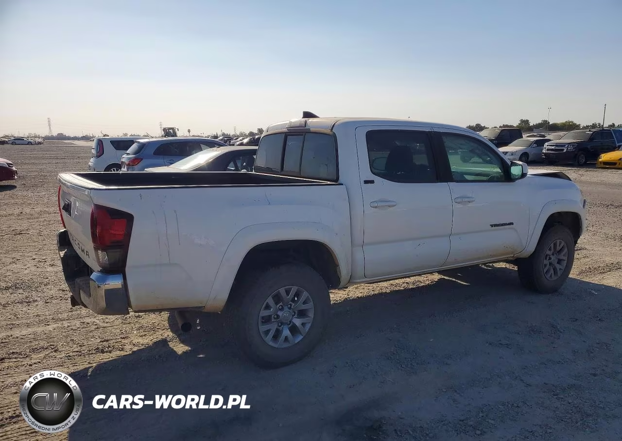 2019 Toyota Tacoma Sr5 VIN:5TFAX5GN2KX137966 - 3