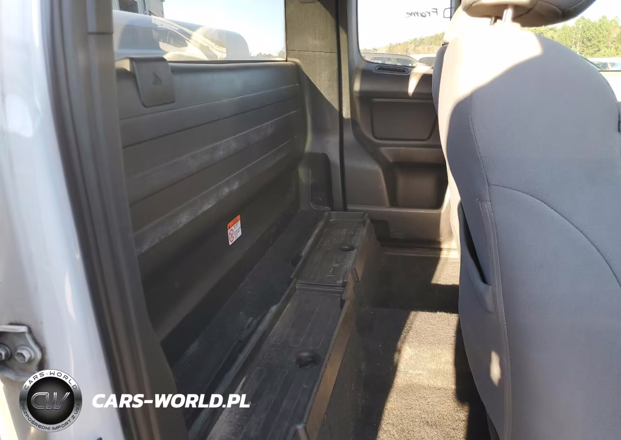 2019 Toyota Tacoma Sr VIN:5TFRX5GN2KX151093 - 10