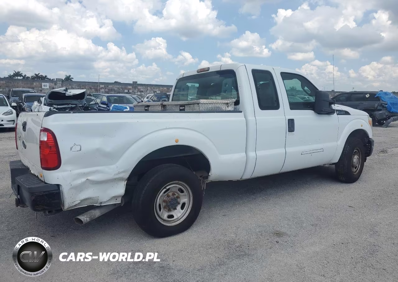 2011 Ford F250 Super Duty VIN:1FT7X2A60BEC30667 - 3