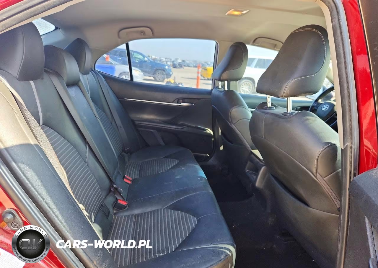 2018 Toyota Camry Se VIN:4T1B11HK6JU611447 - 10
